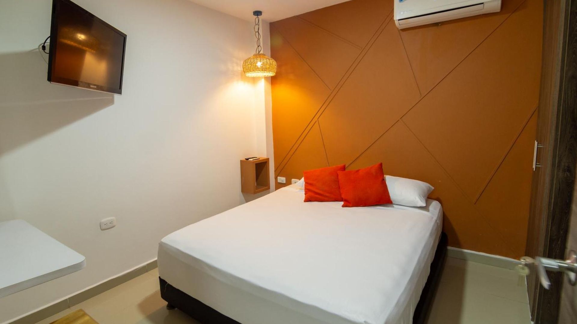 Tropical Moon Getsemani Guest house