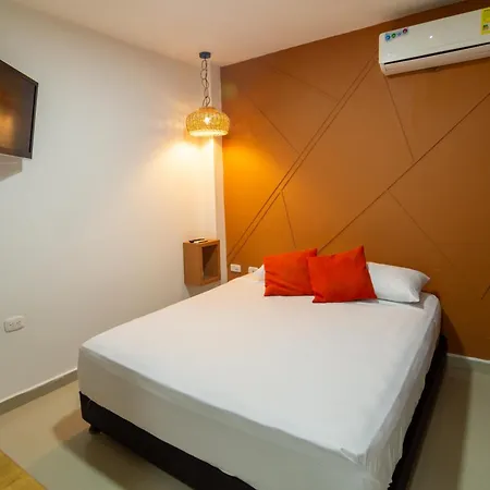 Tropical Moon Getsemani Guest house