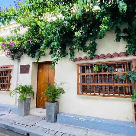 Tropical Moon Getsemani Guest house *