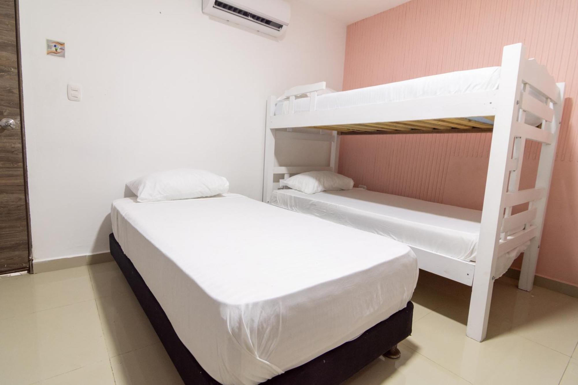 Tropical Moon Getsemani