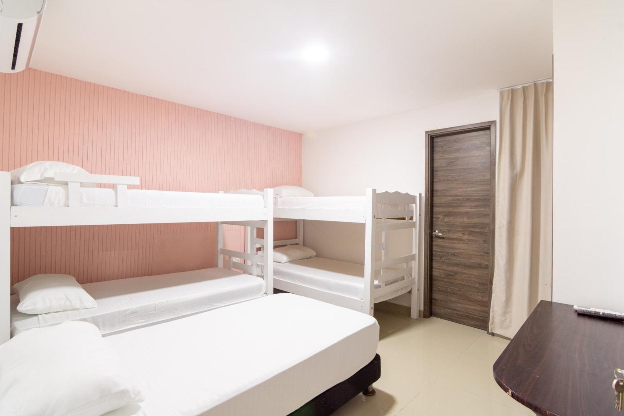 Tropical Moon Getsemani *